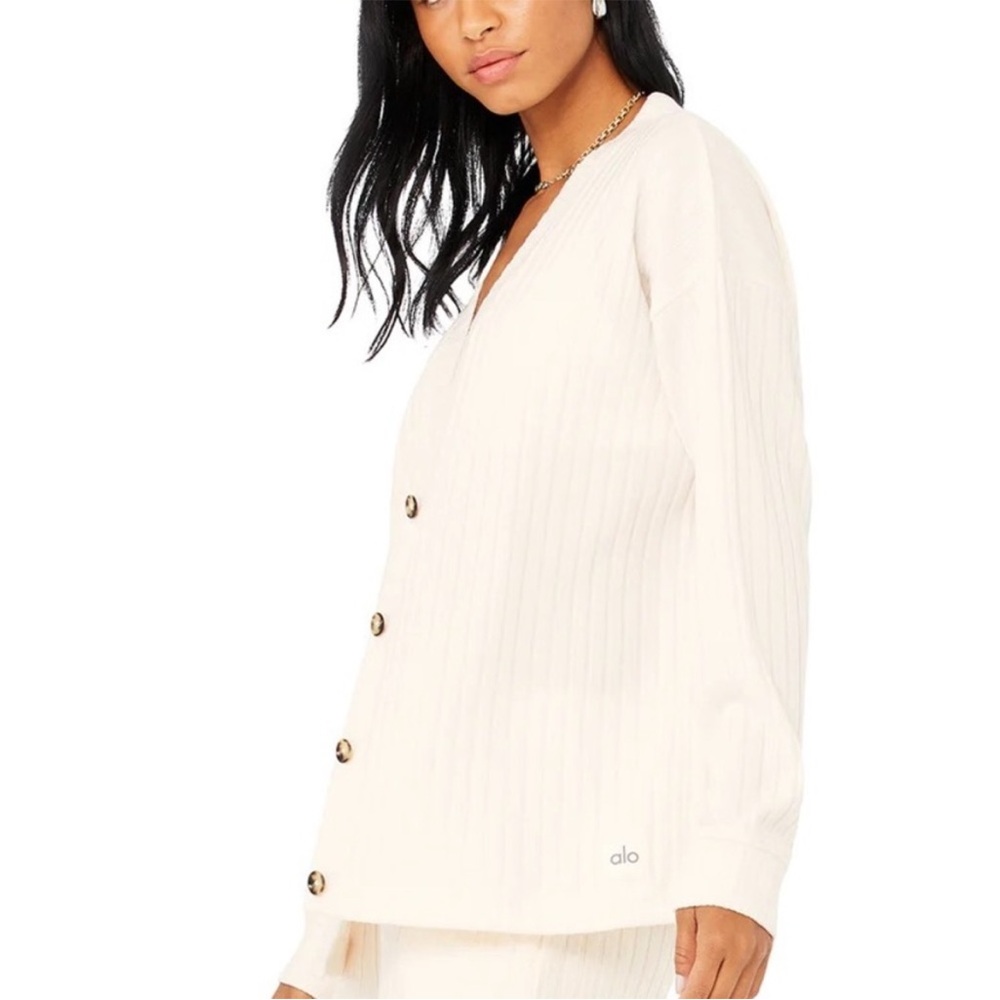 Alo Cream Take Comfort Ribbed Button Cardigan Medium excellent Condition - Picture 2 of 5